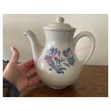 Pfaltzgraff Coffee Pot - 9.5in tall (490Y)