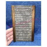 Ant. Hosiery Mills Indy little washboard 4x7