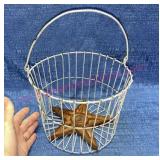 Ant. small wire basket & Ant. Iron star