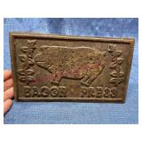 Vtg cast iron pig Bacon Press