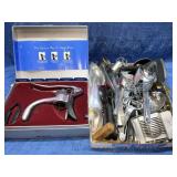Kitchen utensils & wine opener (sticky handle)