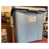 Sterilite blue 22gal tote w/ lid