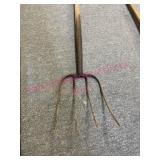 Old 4-prong pitchfork