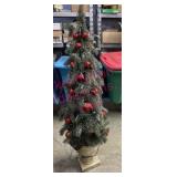 4ft Christmas tree (lighted)