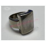 Sterling silver ring sz 7 (9.0g)