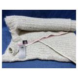 Nice soft lrg scarf (new w/ tags)