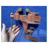 Smaller 2in old red vise (iron)