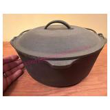 (G)ï¿½Nice Cast Iron Dutch Oven w/Lid unmarked