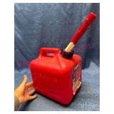 New 2-Gallon Gasoline Can w/Spill-Proof System