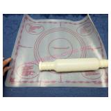 Tupperware Rolling Pin & Pastry Mat Combo
