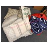 2 Comforters & Pillows in Assorted Designs