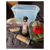 4 Bird Feeders & Tarp in Tote, No Lid