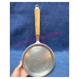 Smaller Aluminum Pan w/Wood Handle