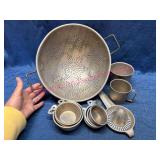 Aluminum Kitchenware w/Colander
