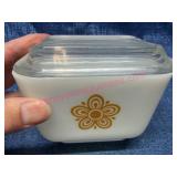 Pyrex 501 Butterfly Gold Refrigerator Dish w/Lid
