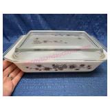 Pyrex 2 Qt Golden Pine Space Saver Casserole w/Lid