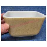 Pyrex Homestead Beige Speckled Refrigerator Dish