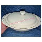 Longaberger Green Pottery Lrg Casserole w/Lid