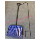 Snow Shovel & 4ft Light Duty Metal Hook