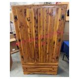 Vtg Morristown Chest Co. Vtg 5.5ft Cedar Wardrobe