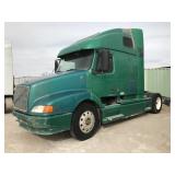 2003 Volvo Green Sleeper Truck Tractor