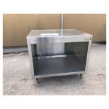 School Restaurant Surplus - 40" x 32" Table