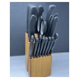 Set of Knives in Butcher Block