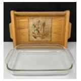 Pyrex 2qt Casserole in Wooden Tray