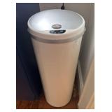 Touchless Waste Bin