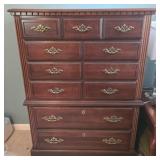 Broyhill Chest Of Drawers