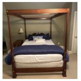 Queen Size Canopy Bed