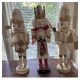 Nutcrackers D