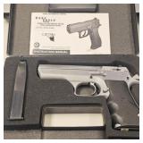 Desert Eagle Baby Eagle 9x19