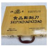 Carving Set With Book