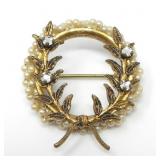 GOLDTONE WREATH BROOCH