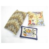 3 THROW PILLOWS