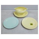 Vtg Pastel Pale Yellow Gravy Bowl, 1 Green Saucer