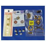 Mixed U.S. Military Insignia & Dress Accessorie Lt