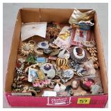 Lot of Vtg Cameo Pins, Costume Brooches
