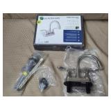 Glacier Bay Faucet Set w/ Box - New Old Stock