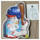 1992 Wilton Home Run Hitter Aluminum Cake Pan