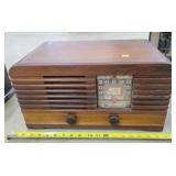 Antique RCA Victor Radio 18"w