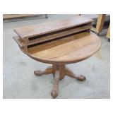Oak Claw Foot Dining Table with 2 Leaves 42"