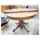 Vintage Solid Oak Dining Table 42' w/ 2 Leaves