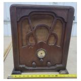 Tatro (made in Decorah) Antique Wood Radio