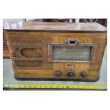 Antique RCA Victor Radio 19"w