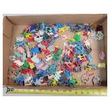 Vintage Cracker Jack & Other Toy Prizes / Charms