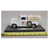 1/18 1953 Chevrolet Tanker