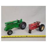 1/16 International & Farm Master Tractors