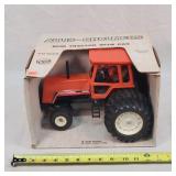 1/16 Allis Chalmers 8030 Tractor
